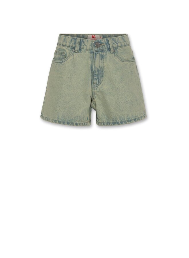 April shorts tinted S26 Bleach