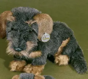 Förster Knuffel Teckel Zittend 32cm