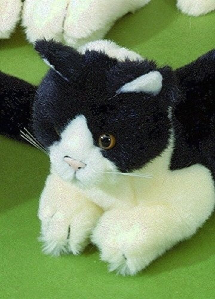 Förster Knuffel Kat Liggend klein 20cm