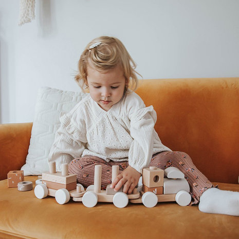 Label Label Stapeltrein nougat Label Label Stapeltrein nougat