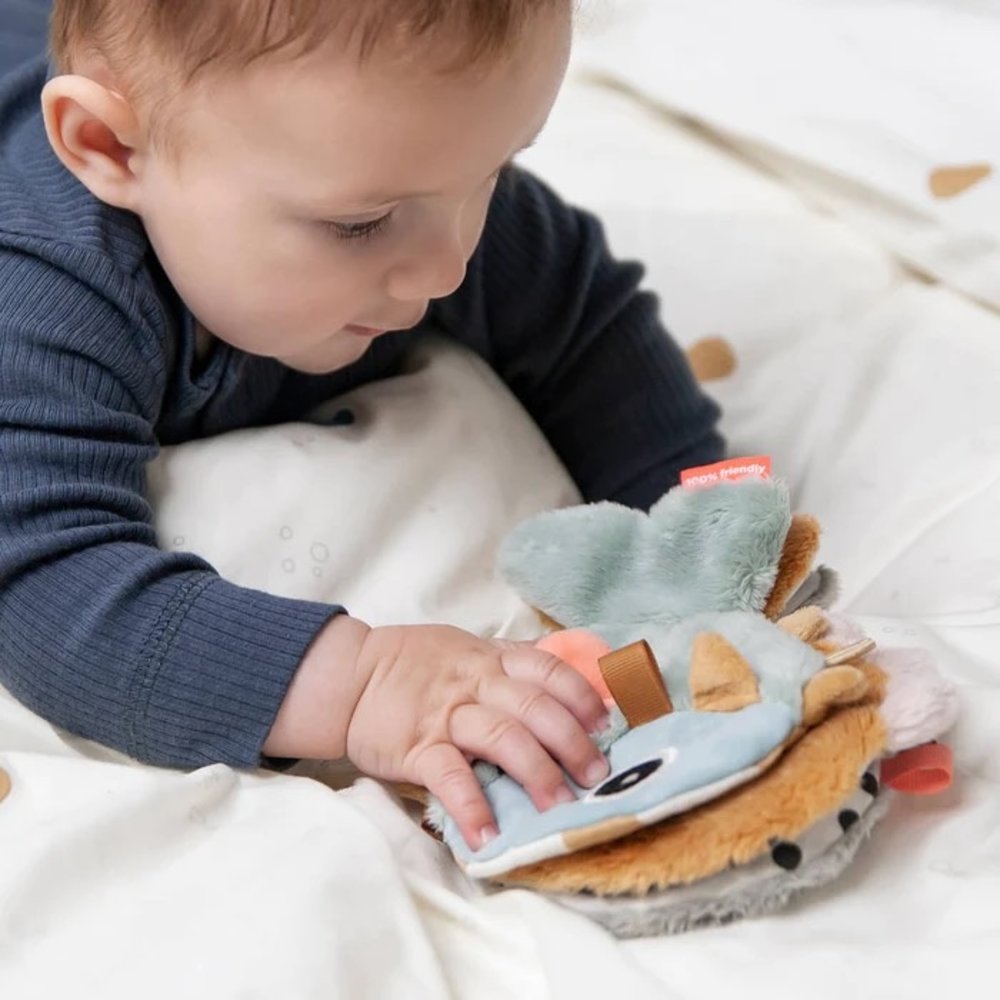 Done by Deer Activiteiten babyboekje Sea friends Colour mix Done by Deer Activiteiten babyboekje Sea friends Colour mix