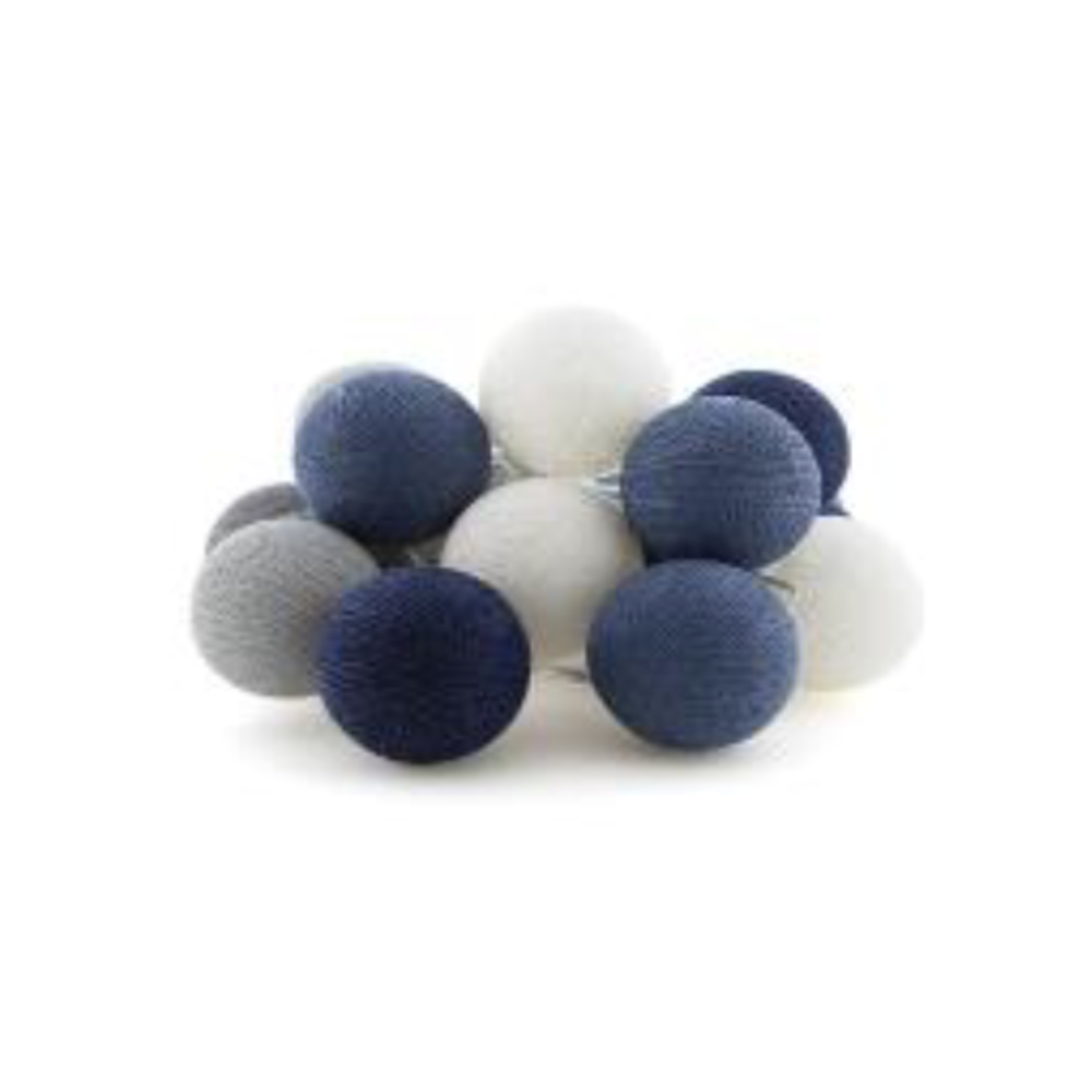 Lifetime Lichtslinger Met Wattenbolletjes - Royal Lifetime Lichtslinger Met Wattenbolletjes - Royal