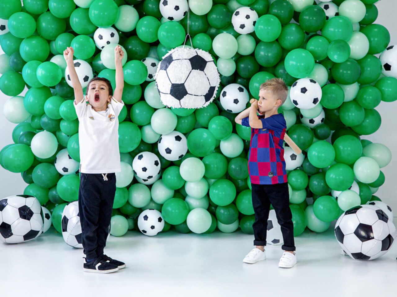PartyDeco Folieballon Voetbal (40 cm) PartyDeco Folieballon Voetbal (40 cm)