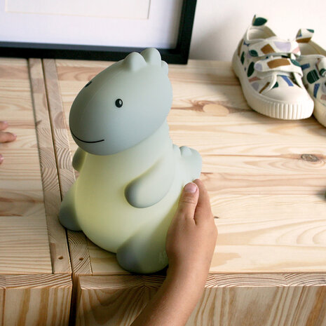 Atelier Pierre  Jéroom - Dino LED nachtlamp - Sage Atelier Pierre  Jéroom - Dino LED nachtlamp - Sage