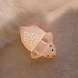 Atelier Pierre Juliette - Dino nachtlamp projector - Roze Atelier Pierre Juliette - Dino nachtlamp projector - Roze