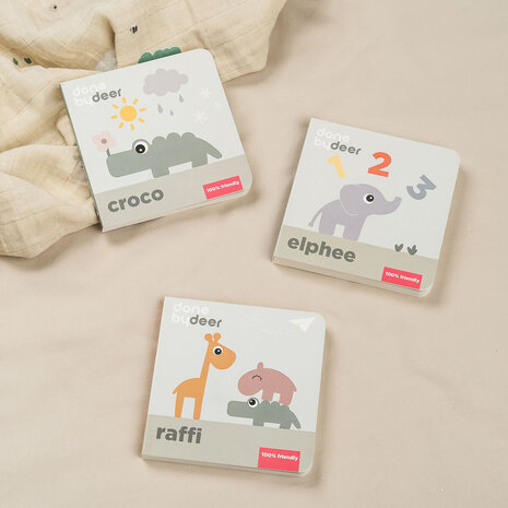 Done by Deer Kartonnen boekje - Friends Raffi Done by Deer Kartonnen boekje - Friends Raffi