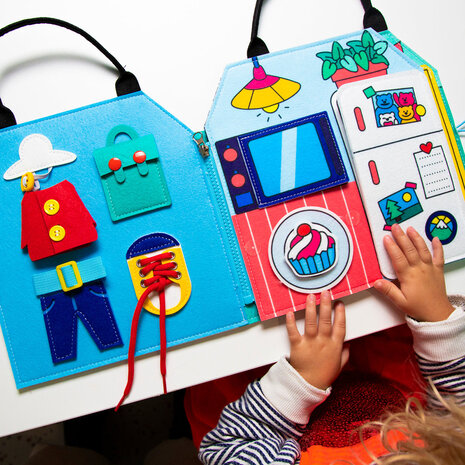OMY Montessori speelboek - My day OMY Montessori speelboek - My day