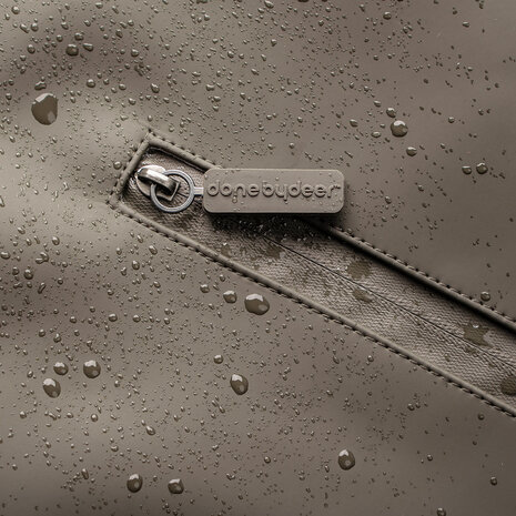 Done by Deer Luier(rug)tas Taupe