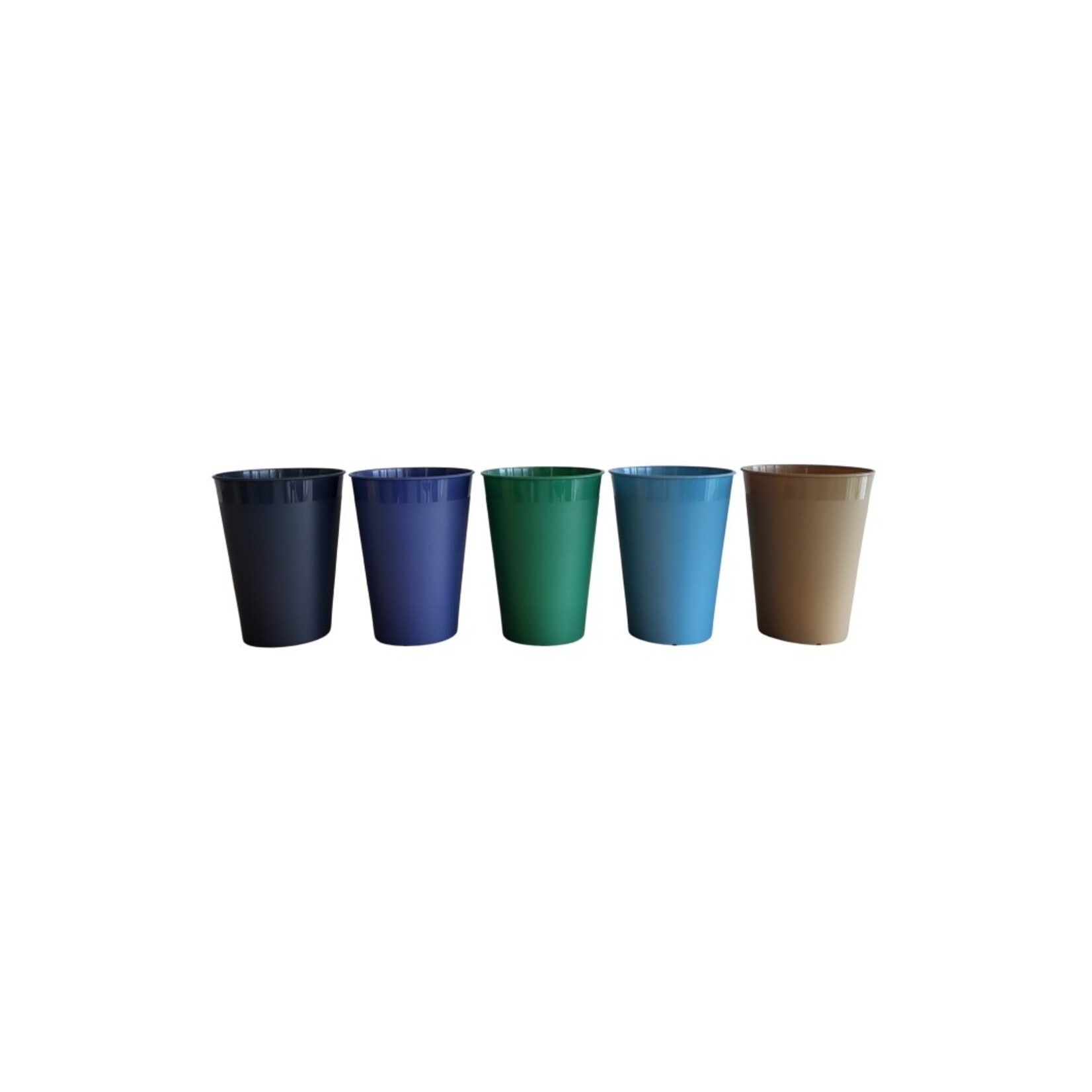 Happy Cups Happy Cups zijn 100% fossielvrije bekers. Deze cups zijn herbruikbaar, & Vaatwasser bestendig. Deze bekers zijn gemaakt van PHA, een bioplastic van organisch materiaal. Ook zijn deze bekers volledig biodegradeerbaar in de grond en in de zee.