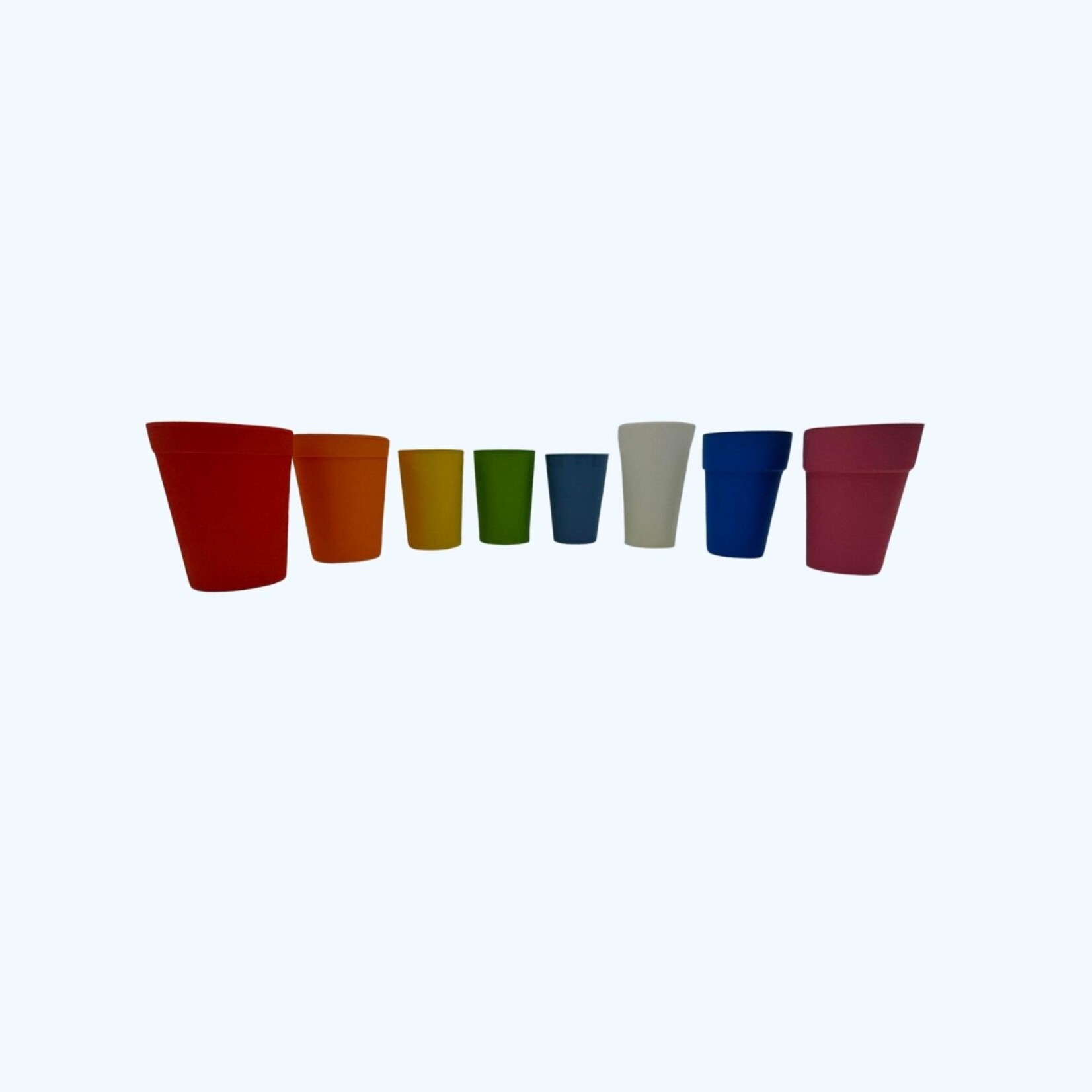 Happy Cups Happy Cups zijn 100% fossielvrije bekers. Deze cups zijn herbruikbaar, & Vaatwasser bestendig. Deze bekers zijn gemaakt van PHA, een bioplastic van organisch materiaal. Ook zijn deze bekers volledig biodegradeerbaar in de grond en in de zee.