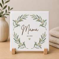 Mama Est. - Gepersonaliseerd tegeltje