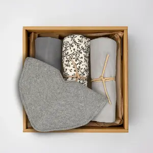 SAGA Copenhagen Saga Copenhagen Must-Have Baby Gift Box – Blueberry on Khaki