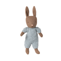Maileg Rabbit Micro Brown - Blauw gebreid pakje