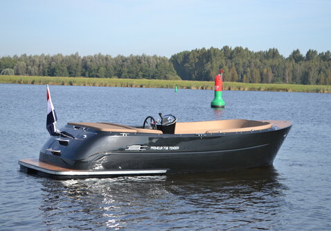 Primeur 710 Tender