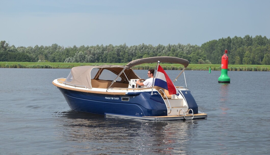 Primeur 700 Tender