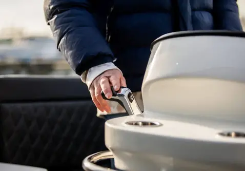 Oud Huijzer 740 Tender