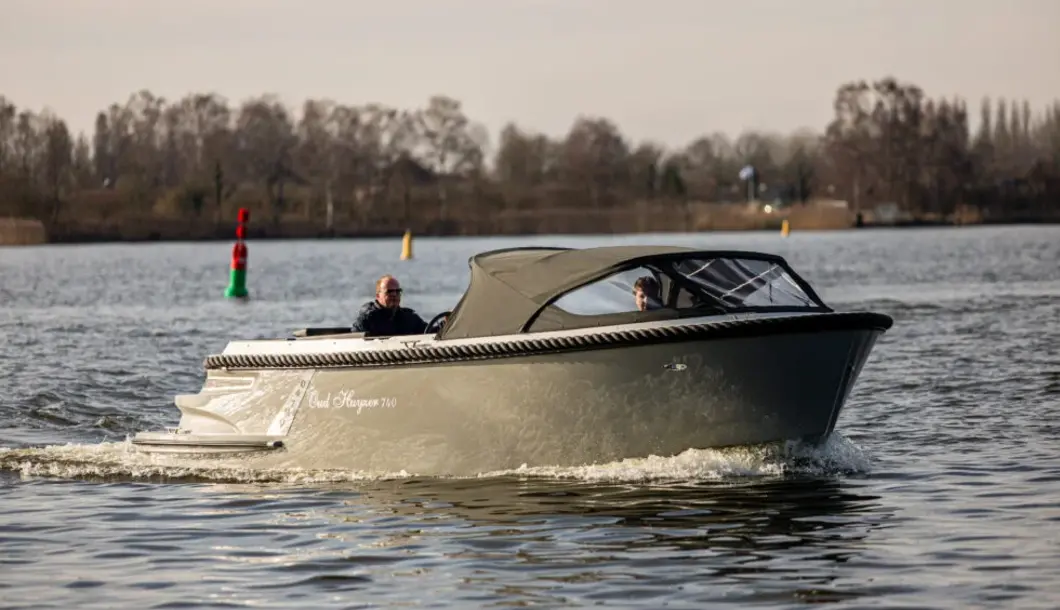 Oud Huijzer 740 Tender