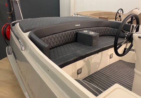 Primeur 710 Tender / Vrije Motor keuze  / Showroom Demo! / MP test!