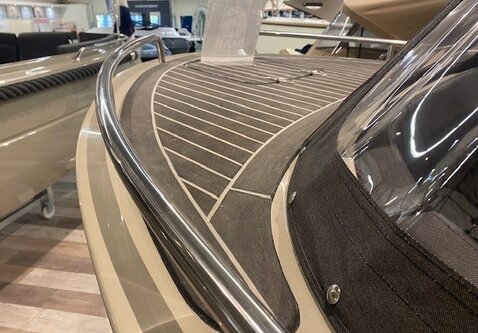 Primeur 710 Tender / Vrije Motor keuze  / Showroom Demo! / MP test!