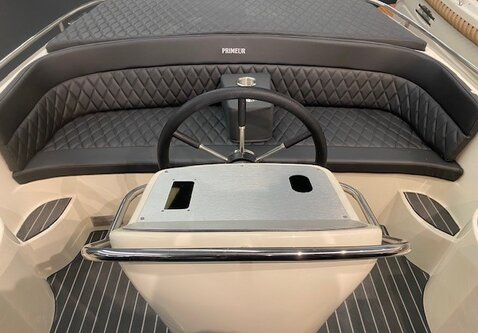 Primeur 710 Tender / Vrije Motor keuze  / Showroom Demo! / MP test!