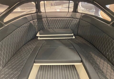 Primeur 710 Tender / Vrije Motor keuze  / Showroom Demo! / MP test!