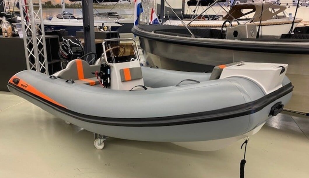 Nimarine 410 / 25PK Mercury / Showroom model / Vaarklaar!