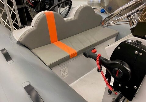 Nimarine 410 / 25PK Mercury / Showroom model / Vaarklaar!