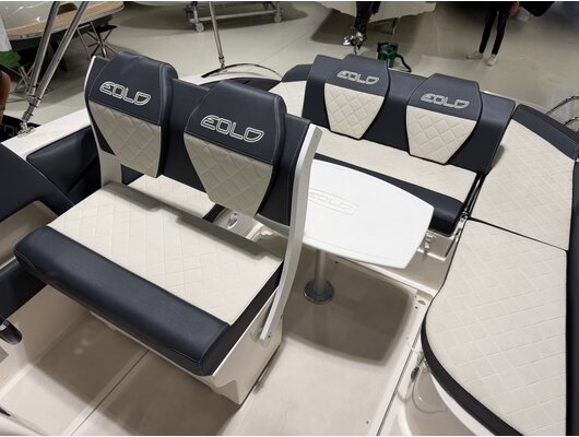 EOLO 730  / 250PK  inboard Volvo Penta V6 /  Showroom model  2026! / Vaarklaar!