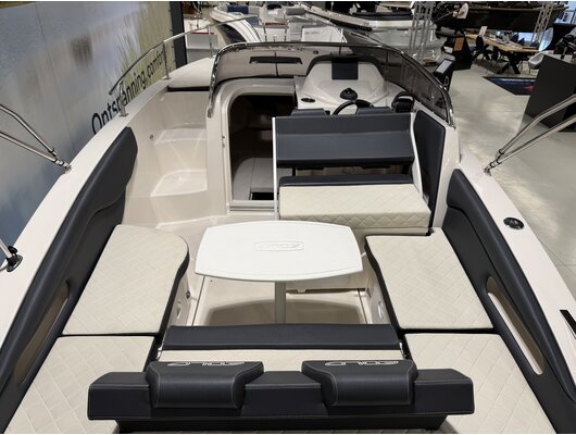 EOLO 730  / 250PK  inboard Volvo Penta V6 /  Showroom model  2026! / Vaarklaar!
