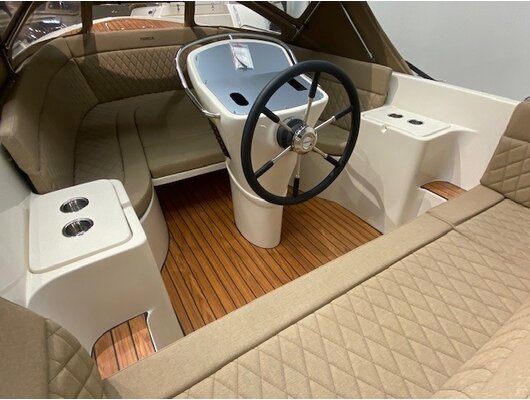 Primeur 625 tender / Vrije motor keuze /  Showroom model  2026!