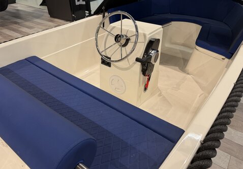 Lioness 455 sloep /  10PK Honda / Showroom model  2026 / Vaarklaar!