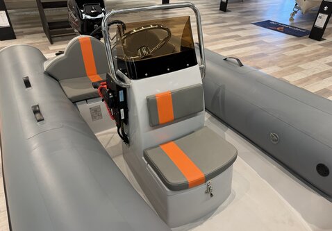 Nimarine 410 / 25PK Mercury / Showroom model / Vaarklaar!