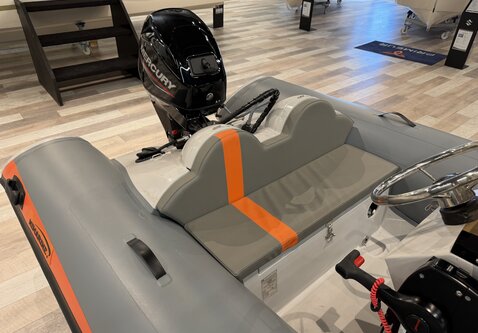 Nimarine 410 / 25PK Mercury / Showroom model / Vaarklaar!