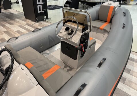 Nimarine 410 / 25PK Mercury / Showroom model / Vaarklaar!