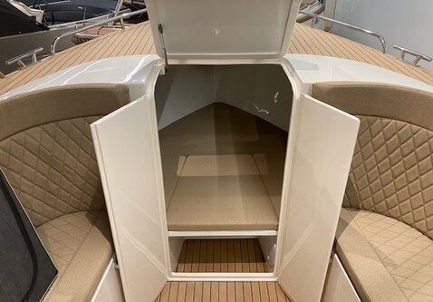 Primeur 850 Cabin  / Vrije motor keuze /  Showroom model  2026!