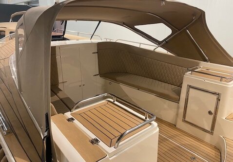 Primeur 850 Cabin  / Vrije motor keuze /  Showroom model  2026!