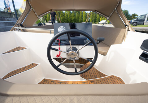 Topcraft 607 Tender