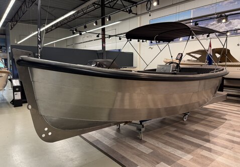 Steelfish 670 / Vrije motorkeuze / voorraad model 2026!