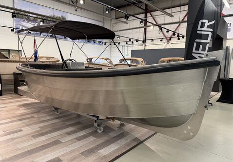 Steelfish 670 / Vrije motorkeuze / voorraad model 2026!