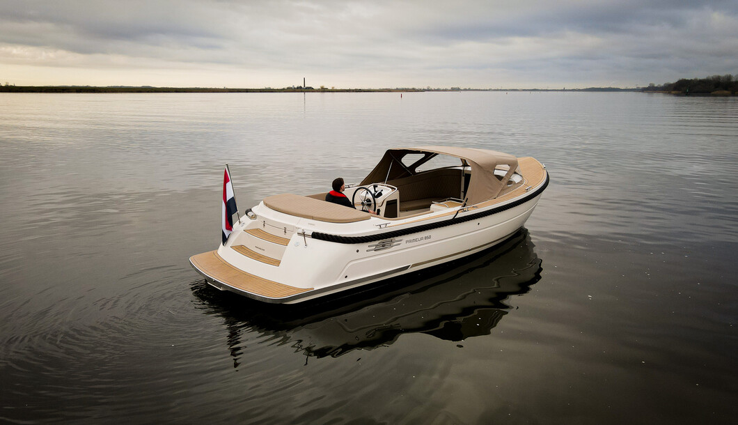 Primeur 850 Tender