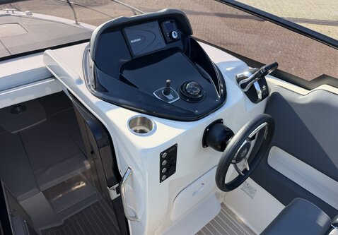Eolo 830 Day | 300PK Suzuki | incl trailer | Full options!