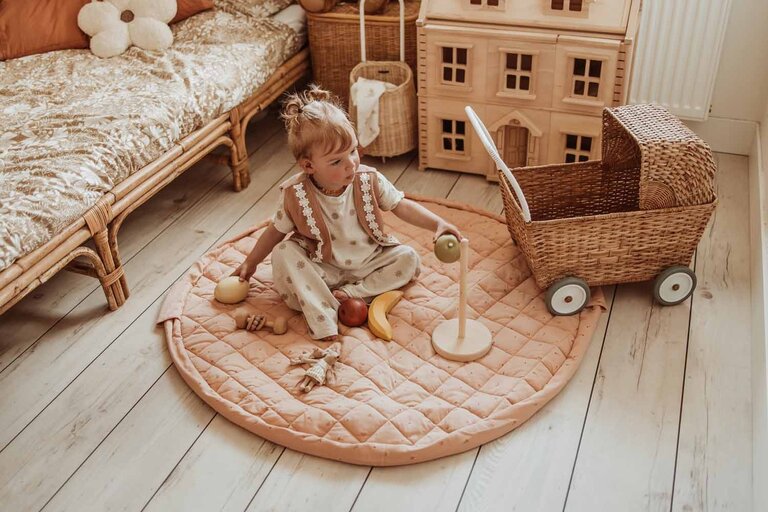 Play & Go Organic babyspeelkleed & reistas - Fleuri Organic