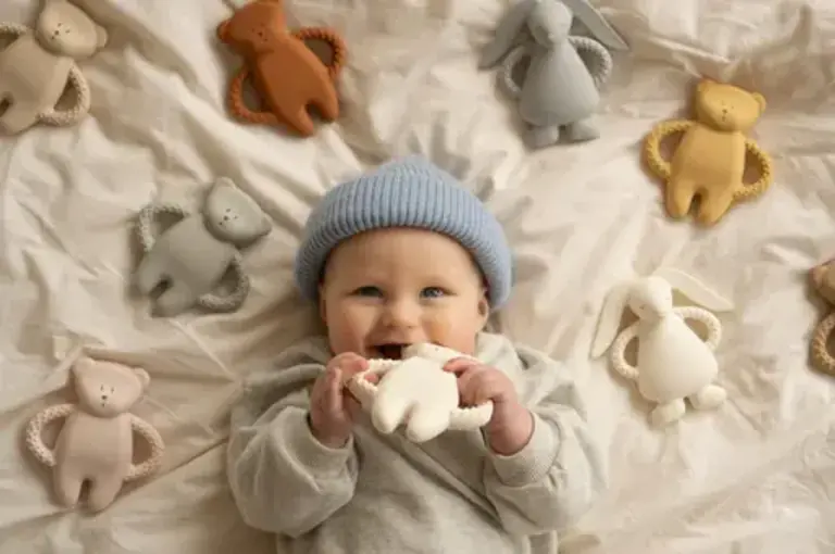 Moonie Natural Rubber Teether Bear Gray