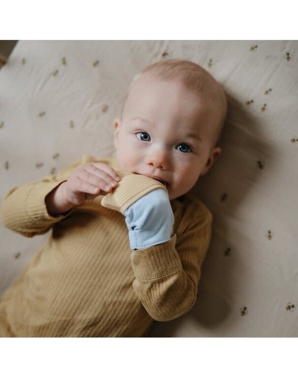 Mushie Teething Mitten - Blush