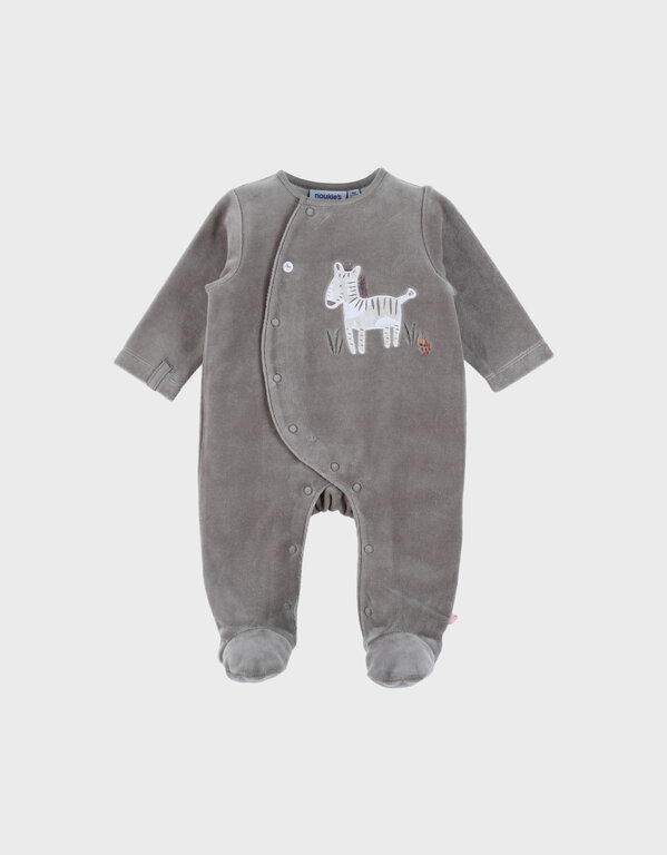 Noukie's Kaki fluwelen babypyjama met zebra borduursel