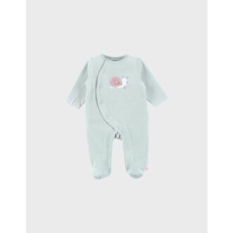Noukie's Babypyjama in groen fluweel met slakkenborduursel