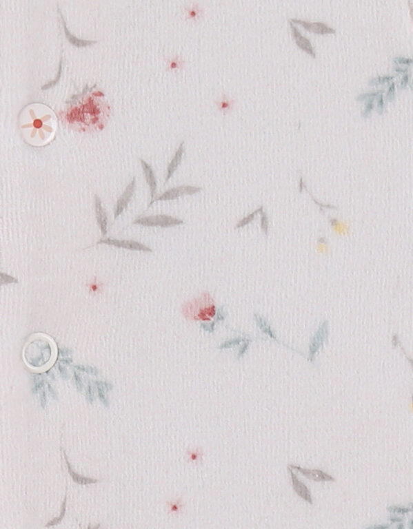 Noukie's Lichtroze fluwelen babypyjama met bloemen en ruches