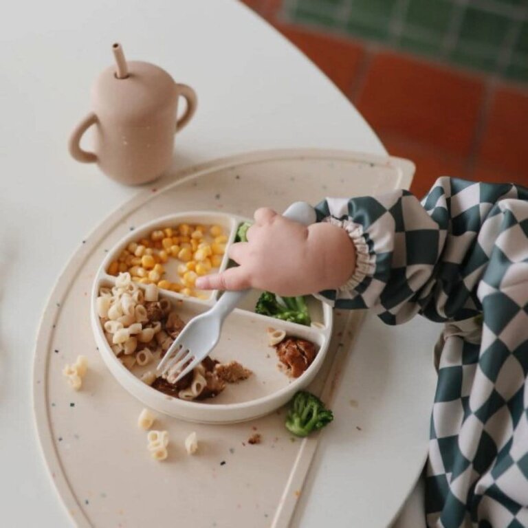 Mushie Silicone Plate - Shifting Sand