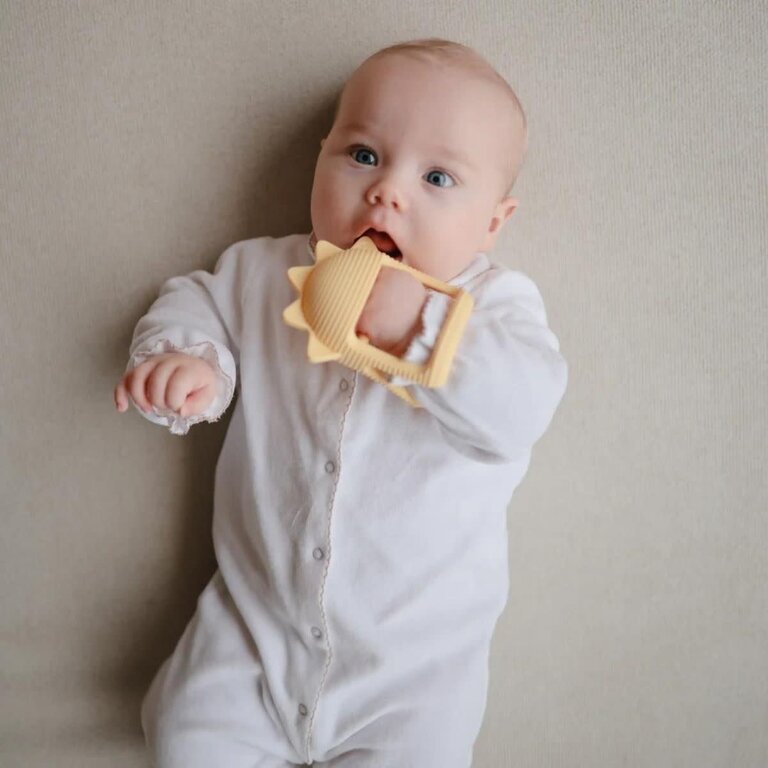 Mushie Teether No-Drop- Sun/yellow