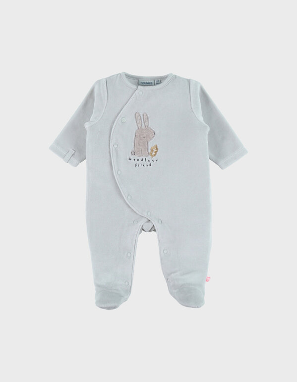 Noukie's Babypyjama in aquafluweel met konijnenborduurs
